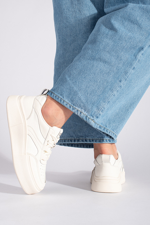 Zapatillas de mujer de color blanco...