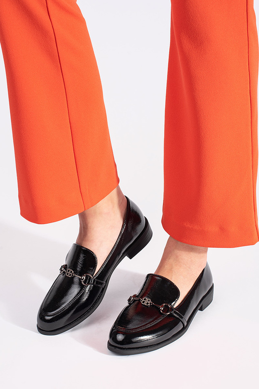 Mocasines de cuero negros con decoración