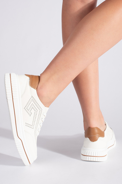 Deportivas piel caladas blancas