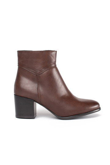 botas marrones de Sergio Leone