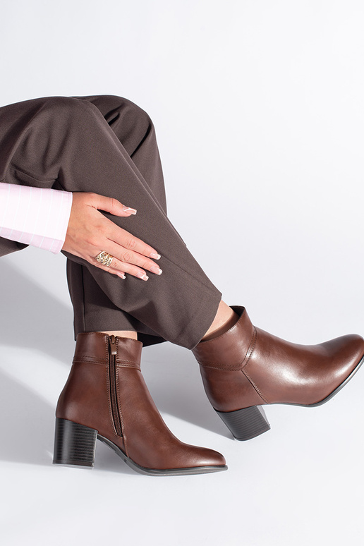 botas marrones de Sergio Leone