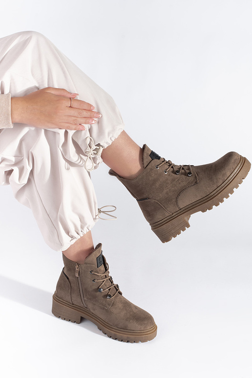 botas beige de Sergio Leone