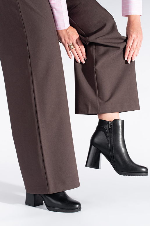 Zapatos de mujer negros con tacón de... Zapatos de mujer negros con tacón de...