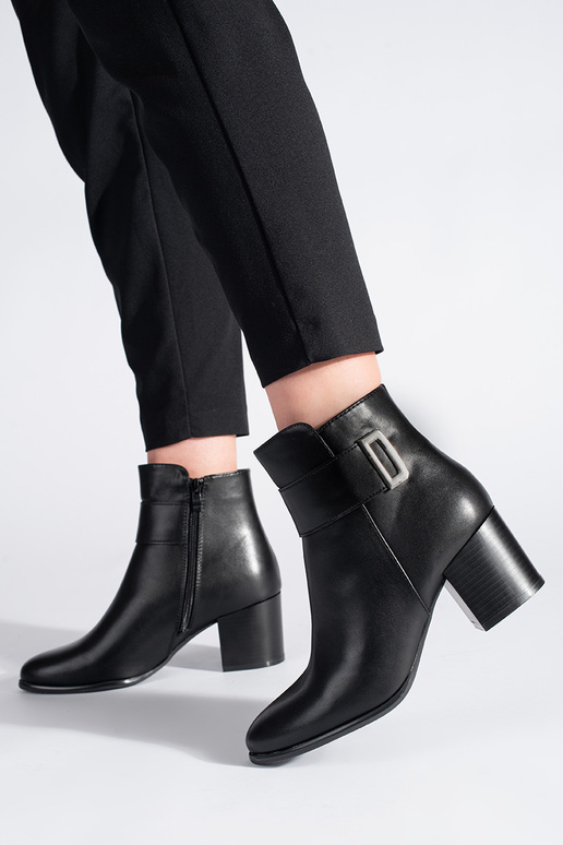 Modelo clásico, elegantes botas... Modelo clásico, elegantes botas...