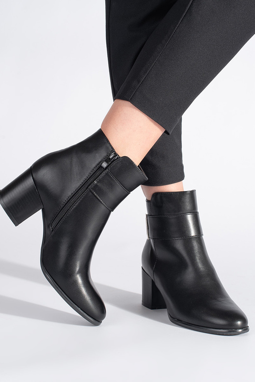 Modelo clásico, elegantes botas... Modelo clásico, elegantes botas...