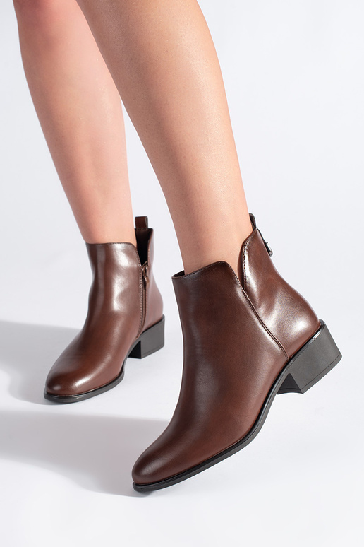 Zapatos bajos de mujer color marrón...