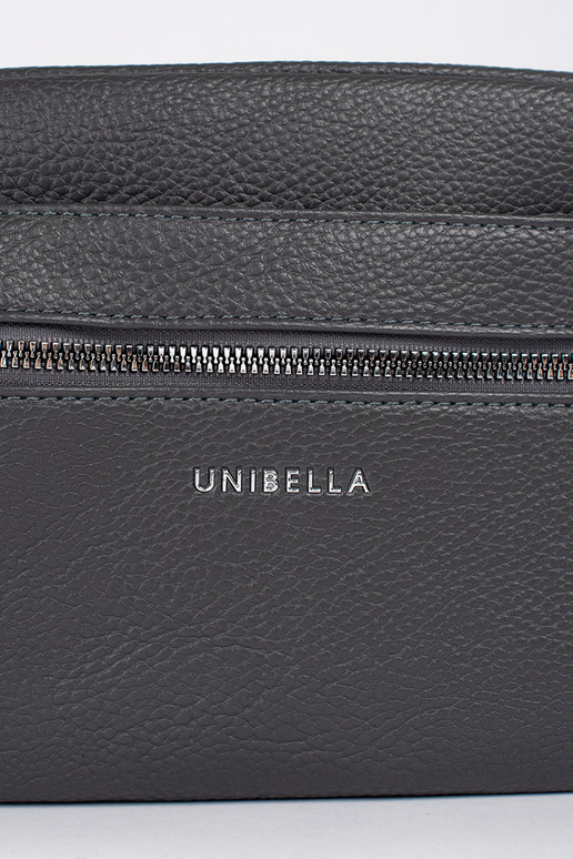 Pequeño gris bolso elegante sobre el...