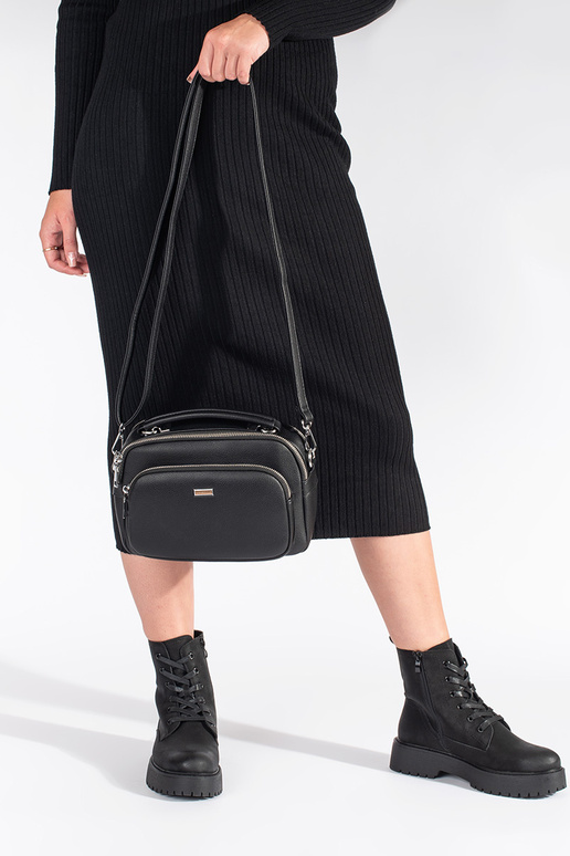 de color negro botas con una...