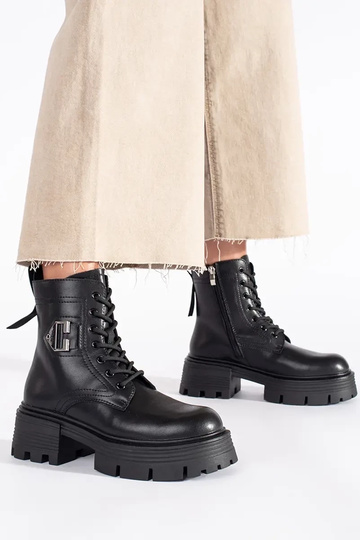 Piel de color negro zapatos... 2