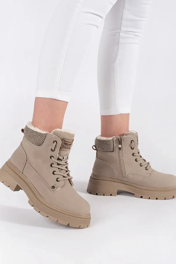 beige aislar botas 2