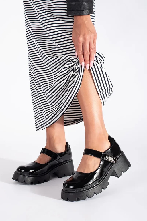 de color negro lacado mujer medio...