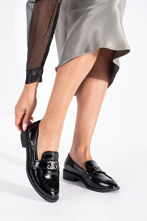 modelo clásico de color negro lacado... modelo clásico de color negro lacado...