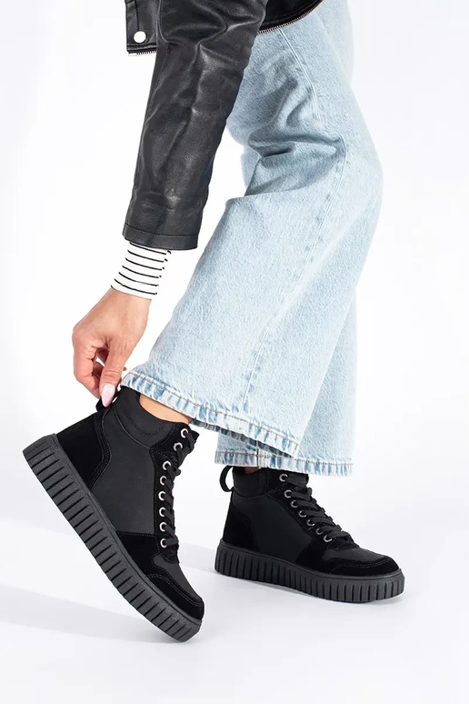 de color negro zapatos hecho de cuero... de color negro zapatos hecho de cuero...