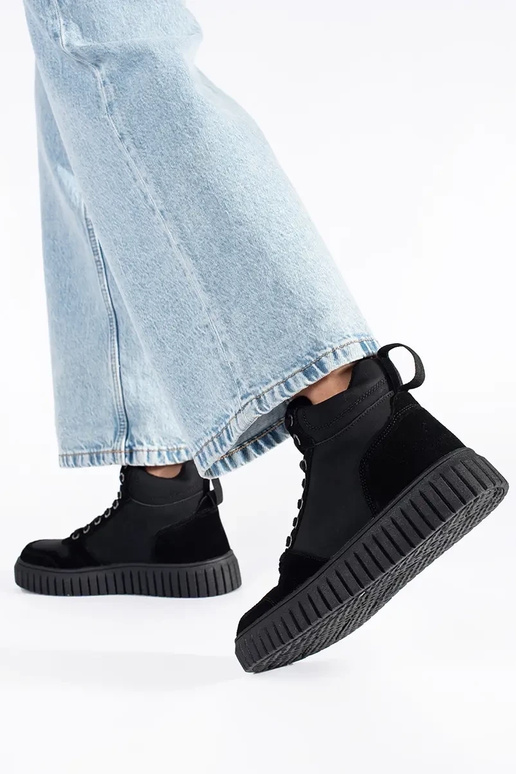 de color negro zapatos hecho de cuero... de color negro zapatos hecho de cuero...