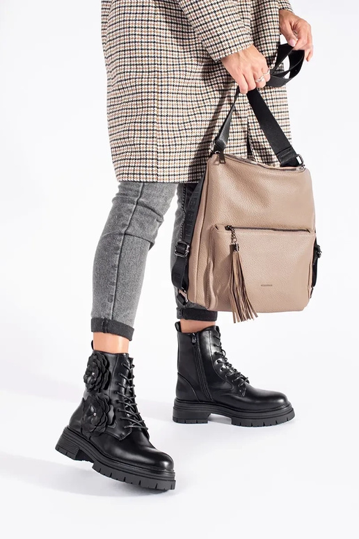 de color negro aislar botas altas de... de color negro aislar botas altas de...