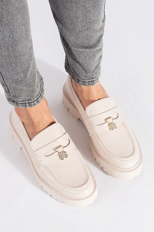 beige mocasines de mujer con una... beige mocasines de mujer con una...