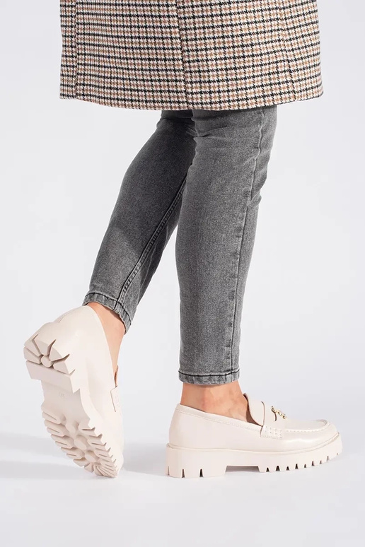 beige mocasines de mujer con una... beige mocasines de mujer con una...