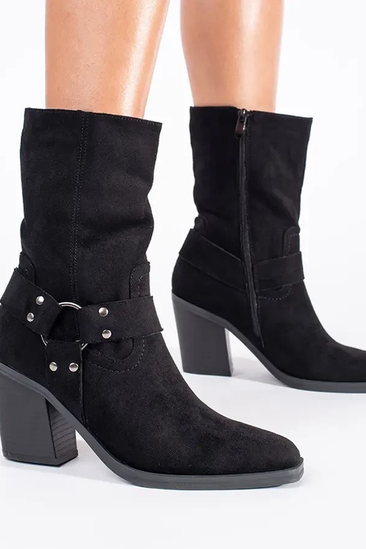 de gamuza de color negro botas