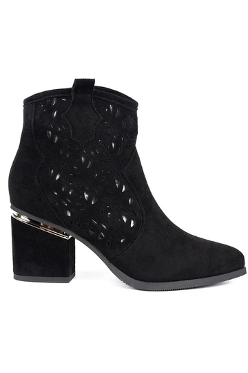 de color negro calado botas...