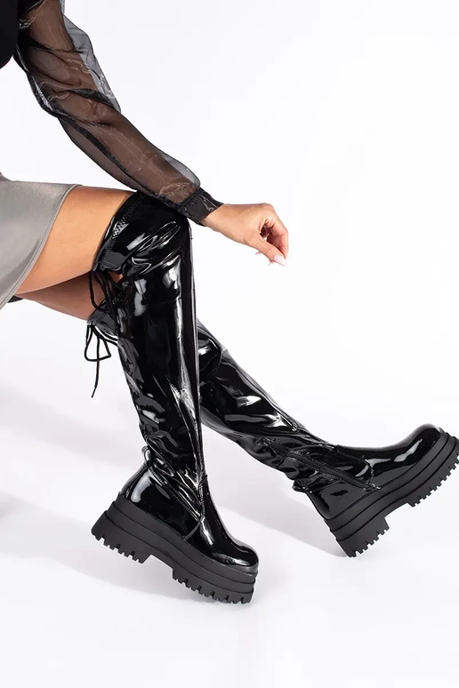 de color negro lacado mosqueteros con... de color negro lacado mosqueteros con...