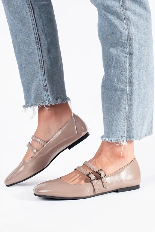 beige lacado bailarinas con cierre beige lacado bailarinas con cierre