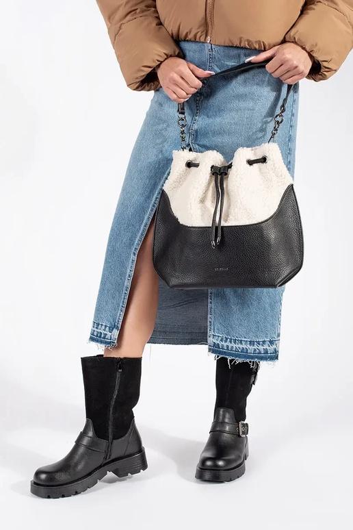 Elegante bolso negro con piel