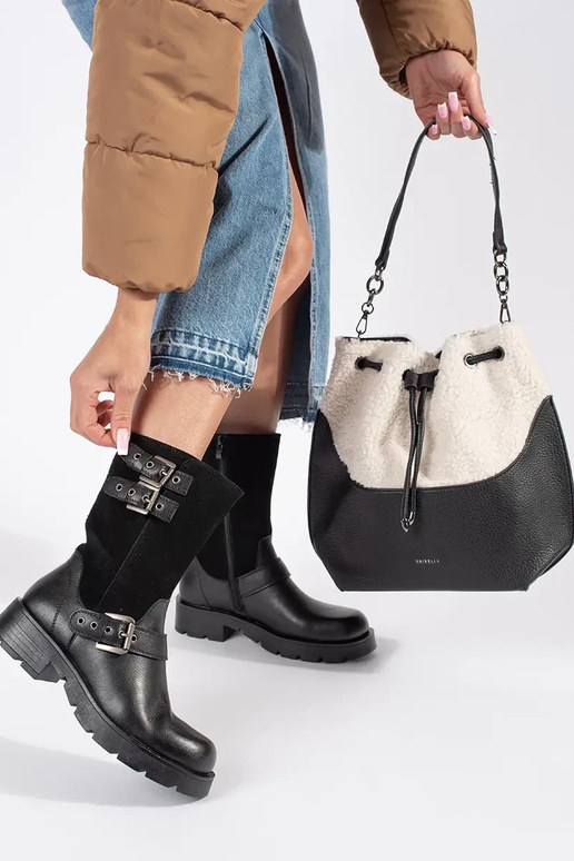 Elegante bolso negro con piel