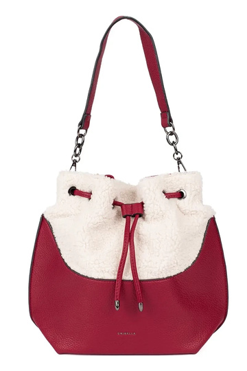 Elegante bolso rojo con piel