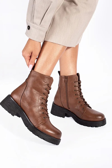 Zapatos marrones con suela... 2