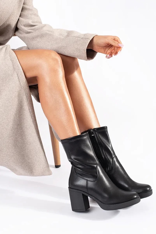 zapatos de mujer negros con tacón...