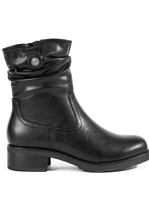 Zapatos de mujer con aislamiento de... Zapatos de mujer con aislamiento de...