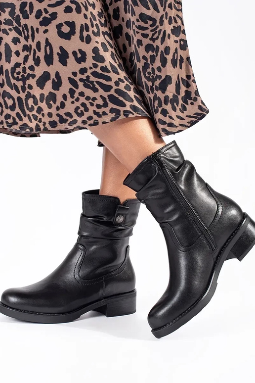 Zapatos de mujer con aislamiento de... Zapatos de mujer con aislamiento de...