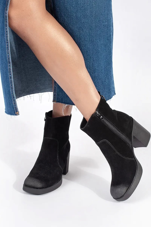 Botas de tacón de cuero negro para... Botas de tacón de cuero negro para...