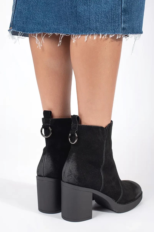 Botas de tacón de cuero negro para... Botas de tacón de cuero negro para...