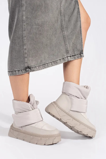 color gris aislar Botas de... 2