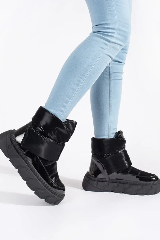 de color negro aislar Botas de nieve...