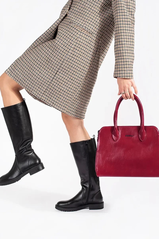 Piel de color negro un clásico botas... Piel de color negro un clásico botas...