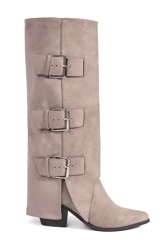 beige de gamuza botas en el talon con... beige de gamuza botas en el talon con...