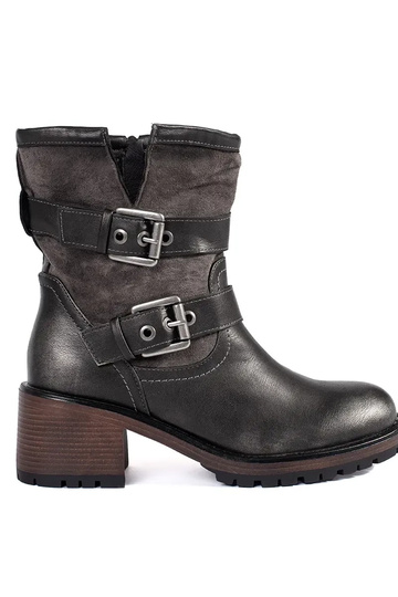 Botas de tacón de mujer...