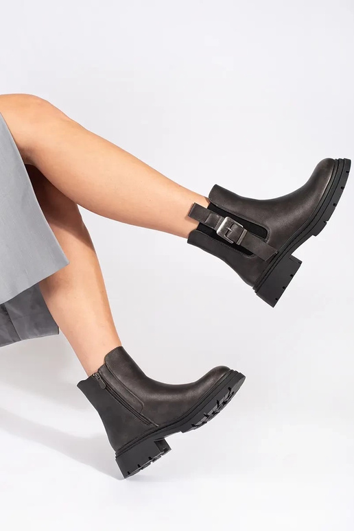 Zapatos marrón oscuro con hebillas