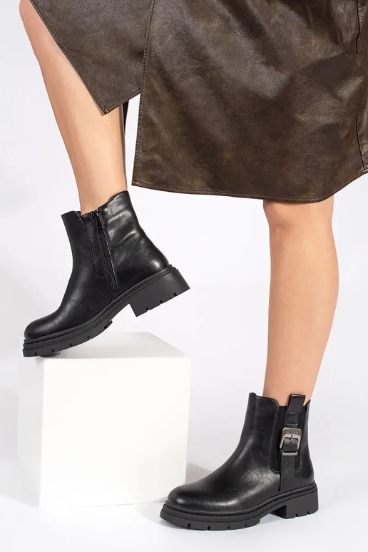 Zapatos negros con hebillas Zapatos negros con hebillas