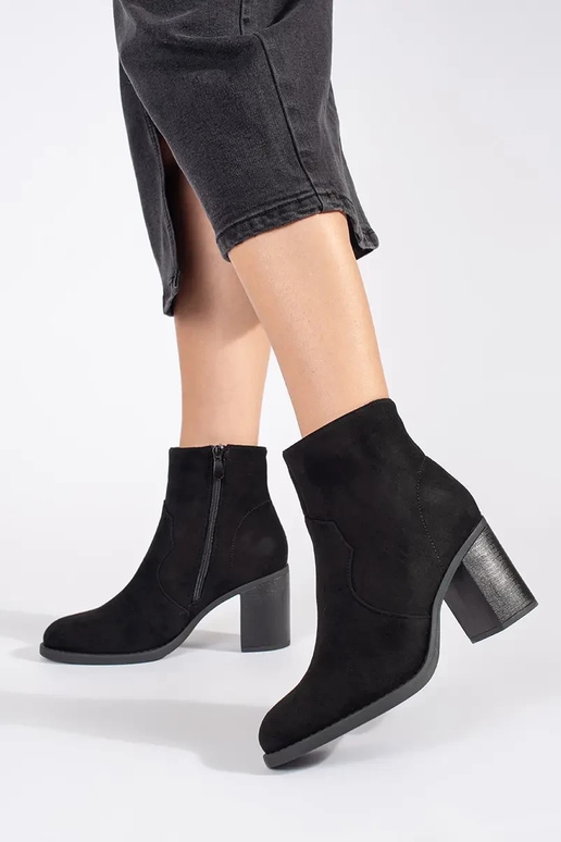 de color negro de gamuza un clásico...