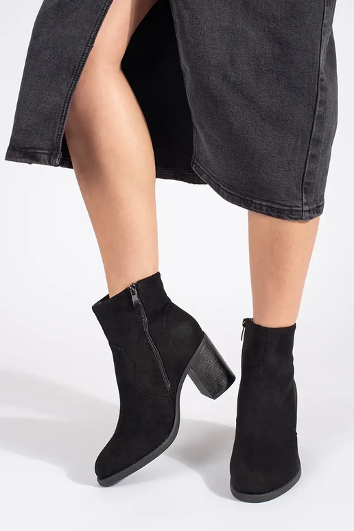 de color negro de gamuza un clásico...