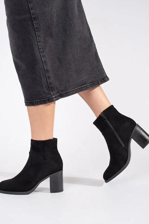 de color negro de gamuza un clásico...