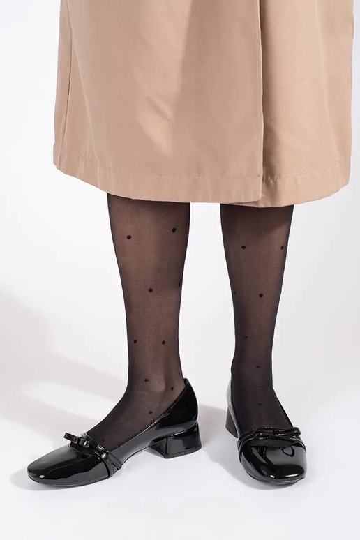 de color negro lacado tacones altos...