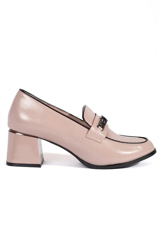 beige zapatos de mujer en el talon...