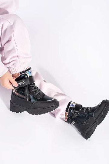 de color negro trzeAiki... 2