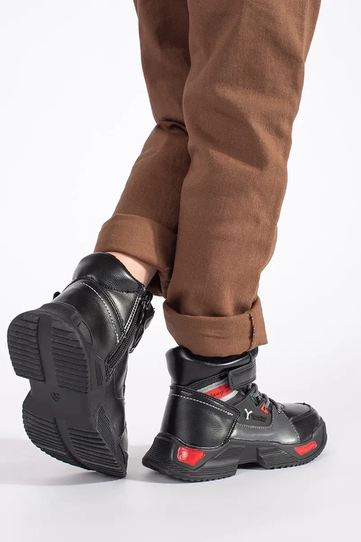 de color negro aislar trzeAiki infantil