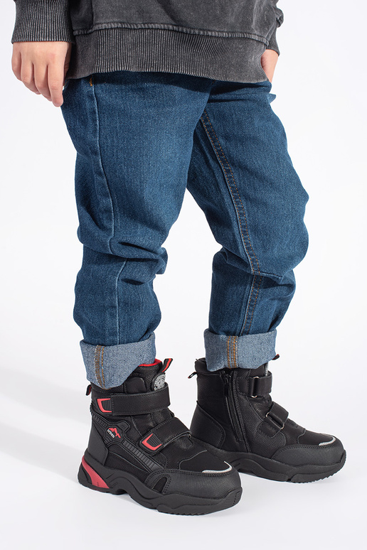 de color negro aislar trzeAiki infantil