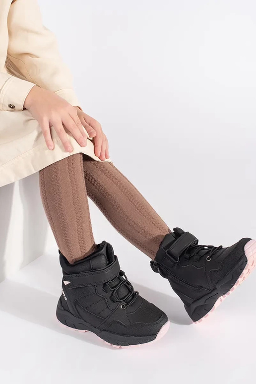 de color negro aislar trzeAiki femenino